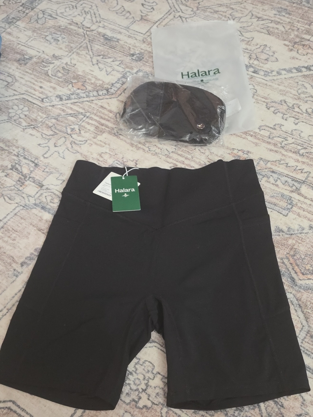NWT HALARA Womens Size L Black High-Rise Bike Shorts. Push Butt Up& Halara Bag